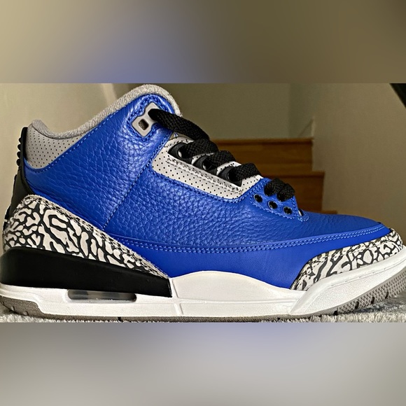 Jordan 3s - Picture 3 of 8